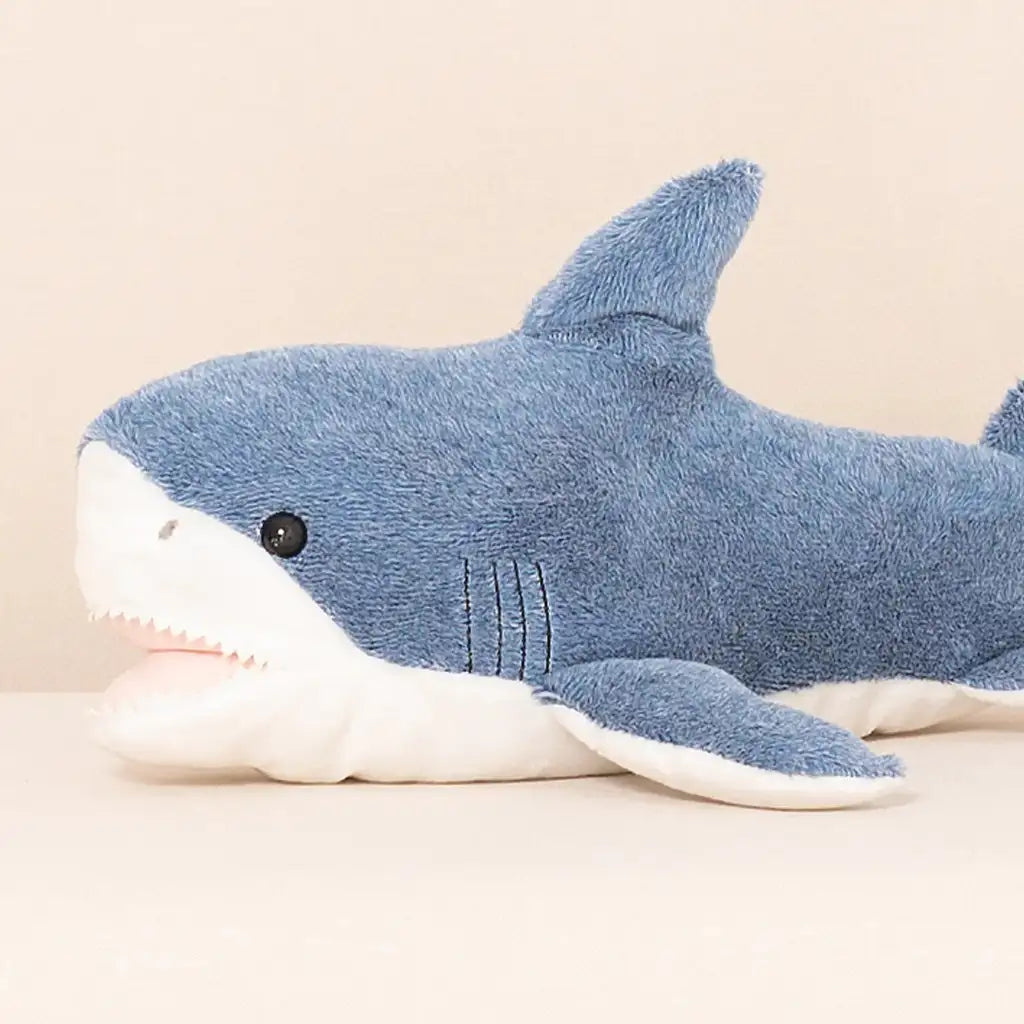 peluche requin mignon bleu
