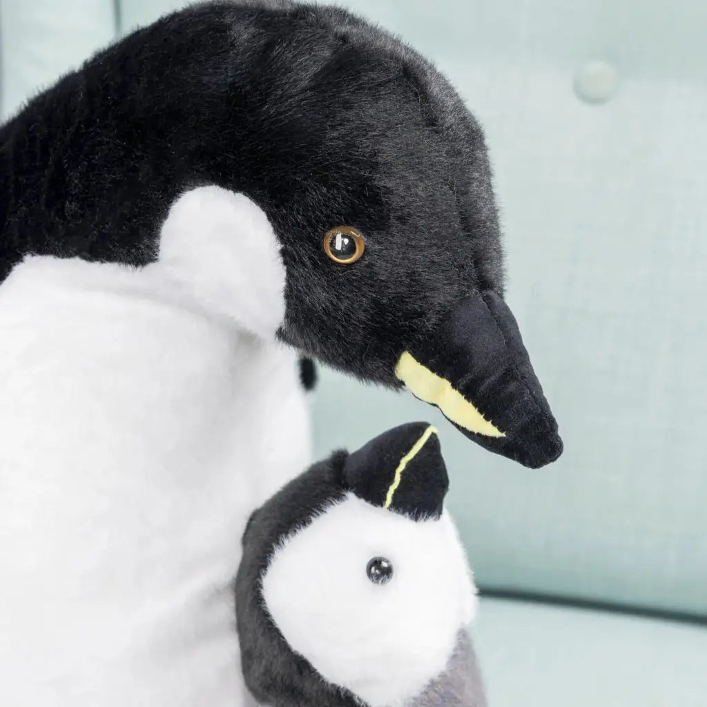 pingouin en peluche
