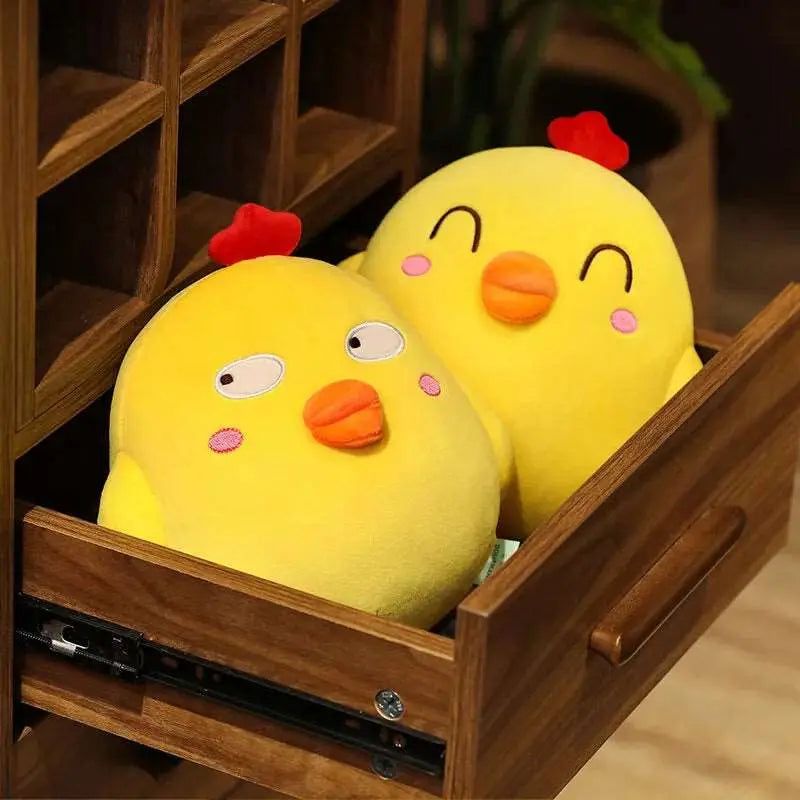 2 peluches poules dans un tiroir