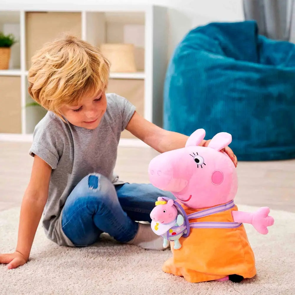 Jouet en peluche représentant Maman Pig avec Evie de 33 cm, univers Peppa Pig