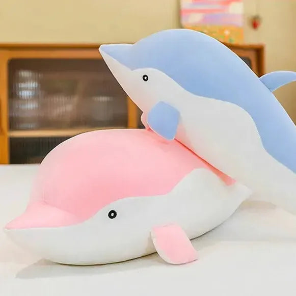 longue peluche dauphin