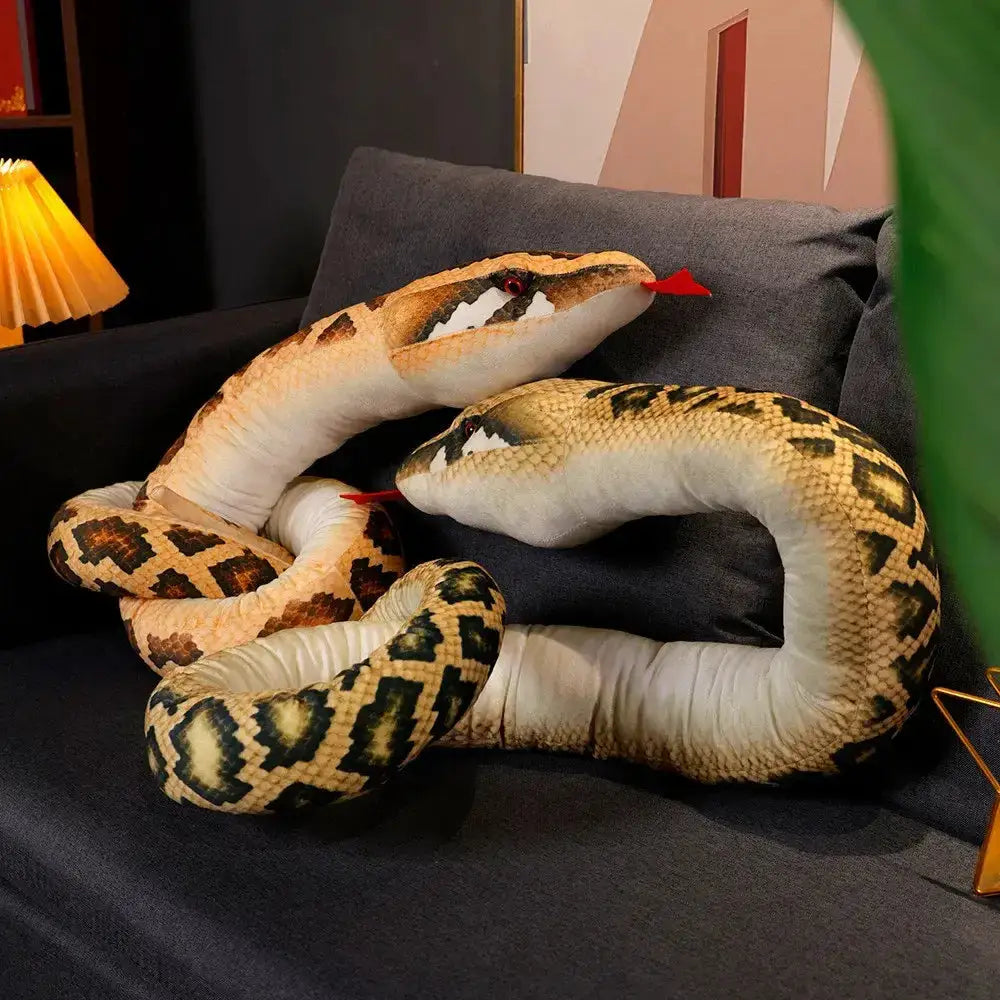 longue peluche serpent